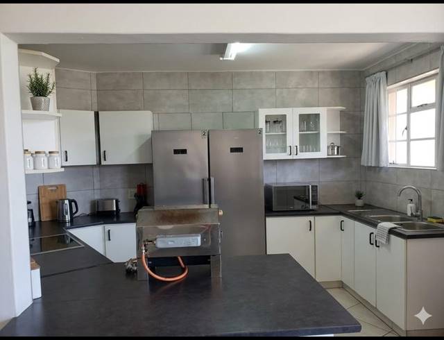 3 BEDROOM APARTMENT FOR SALE IN UMHLANGA ROCKS